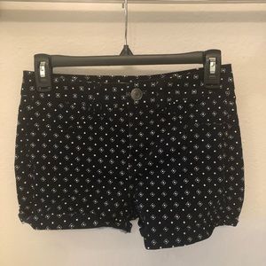 SO patterned black and white jean shorts